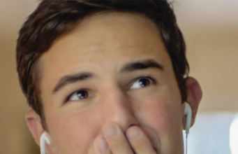 Apple sdílel nové video „Dillan’s Voice“, které zdůrazňuje vliv technologií na lidi se zvláštními potřebami