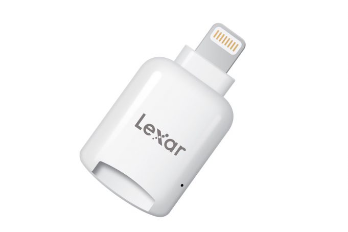 Připojte microSD kartu do vašeho iPhonu nebo iPadu díky Lexaru