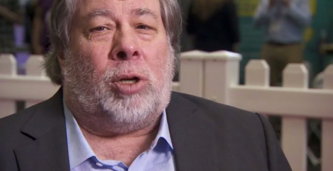 Wozniak: Apple by měl platit 50% daň stejně jako já