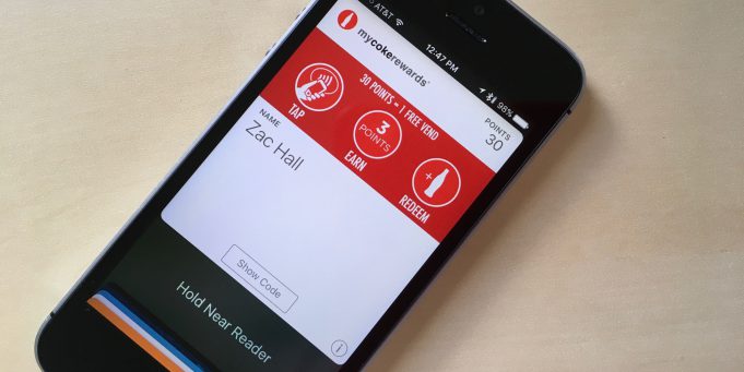 Za placení pomocí Apple Pay vám dá Coca-Cola nápoj zdarma
