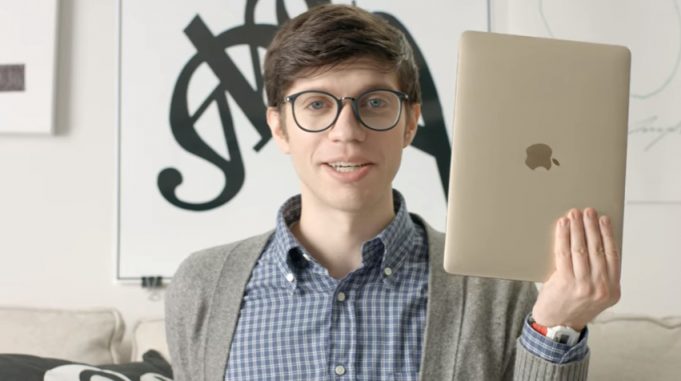 Lenovo se v nové reklamě silně opřelo do MacBooku