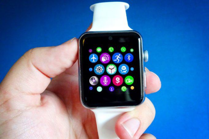 Vyplatí se koupit čínské Apple Watch?