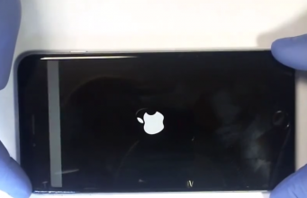 Téměř po záruce se spoustě uživatelům iPhonu 6 rozbijí čip pod displejem
