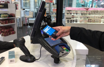 Apple říká, odemčení NFC na iPhonu by razantně snížilo zabezpečení.