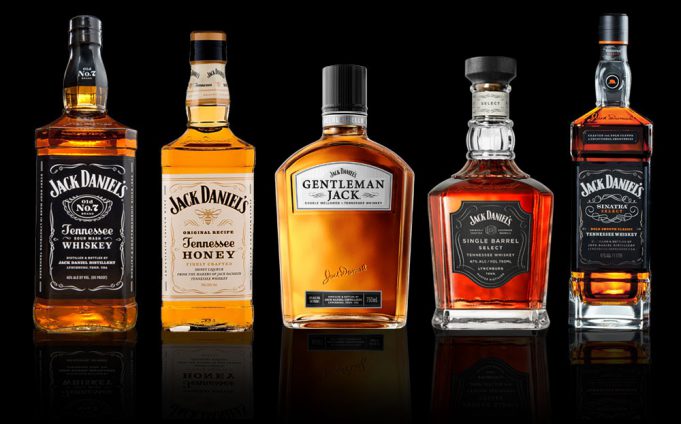 iZábava – Populární whisky Jack Daniels mění kvůli iPhonu 7 svůj název!