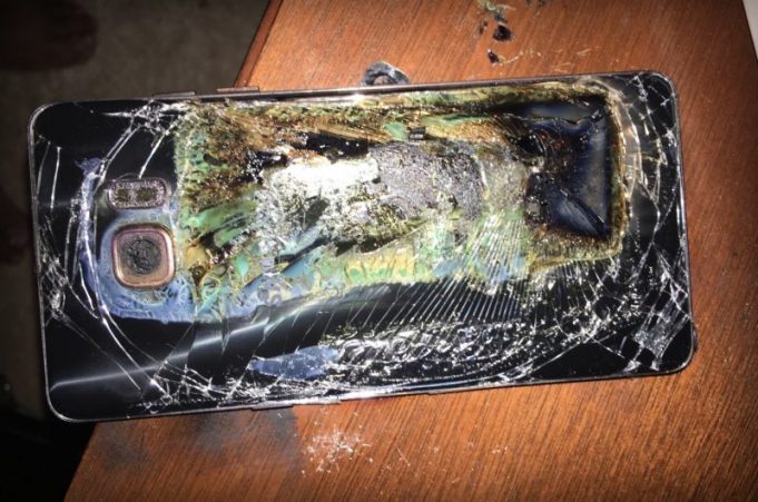 Samsung zastavil celosvětový prodej Galaxy Note 7