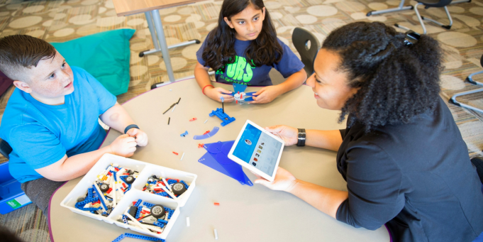 Vzdělávací aplikace Watson Element