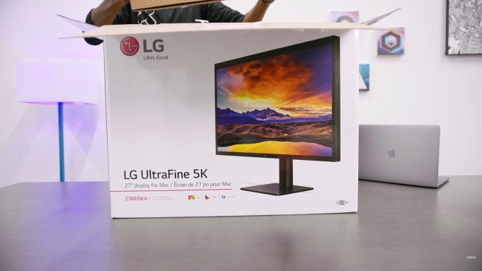 Unboxing LG UltraFine 5K displej