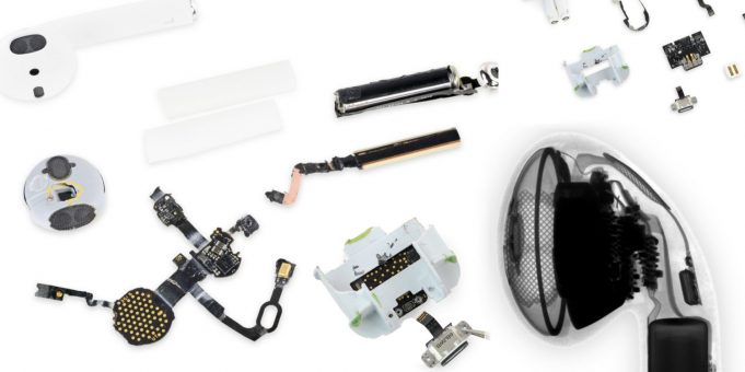 Co skrývají rozebraná Apple sluchátka AirPods?