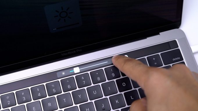 Dodávky MacBook Pro se zvýšily o 15,4 procent ročně