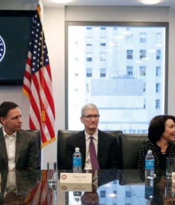 Donald Trump je přesvědčen, že Apple bude vyrábět iPhony v USA