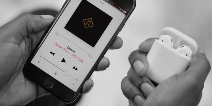 Apple zveřejnil čtyři nové reklamy na AirPods