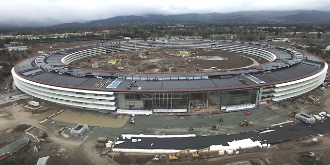 Podívejte se na nové záběry Apple Campus 2