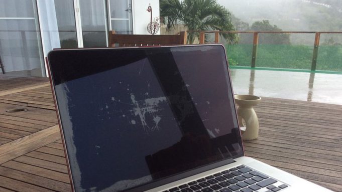 Apple spustil výměnu vadných Retina displejů s poškozenou antireflexní vrstvou