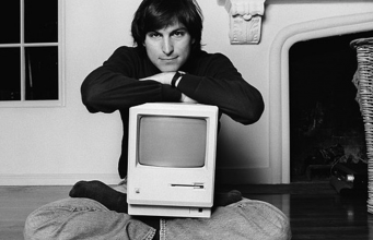 Apple historie – Steve Jobs se před 22 lety vratil do Apple