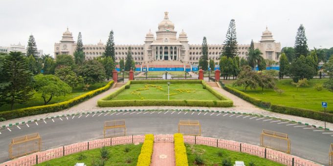 Indická vláda odmítla většinů požadavků Applu, i přesto výroba brzy začne