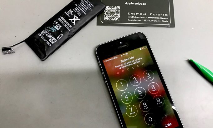 Necertifikované displeje iPhone 8, 8 Plus a X mohou poškodit snímač okolního světla