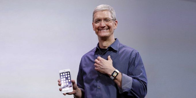 Tim Cook prodal Apple akcie za 43 miliónů dolarů!