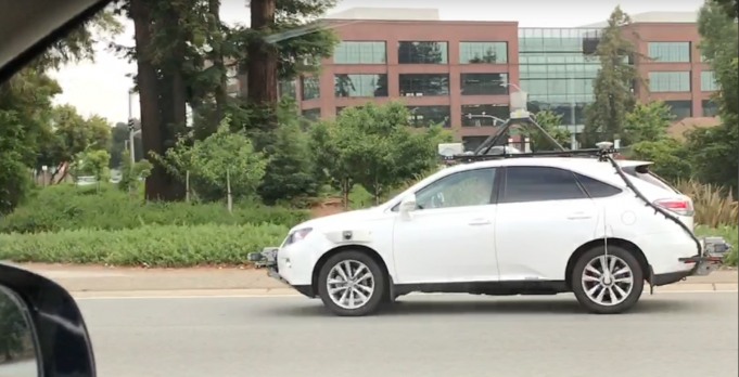 Samořídící auto do Applu bylo natočeno na dálnici v Palo Alto