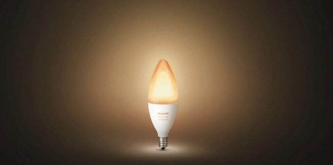 Někteří majitelé chytrých žárovek Philips Hue hlásí, že se jejich světla náhodně rozsvěcují na plný jas