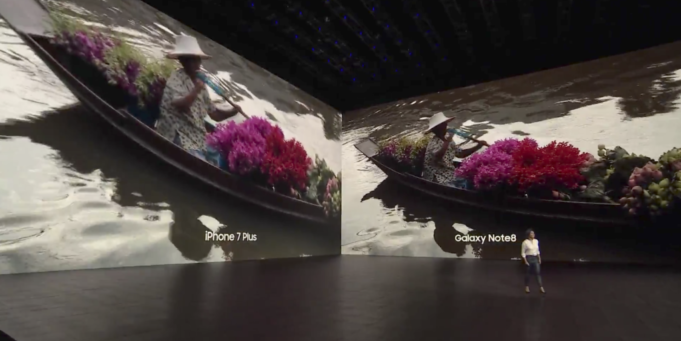 Samsung představil Galaxy Note 8 a pohoršoval iPhone 7 Plus