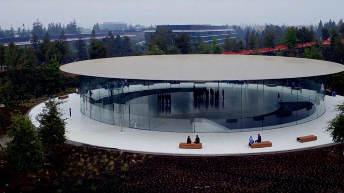 Apple otevřel další Apple Store s pamětními předměty