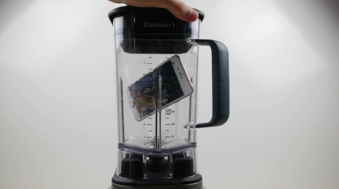 iPhone 8 vs Samsung Galaxy S8 v mixéru