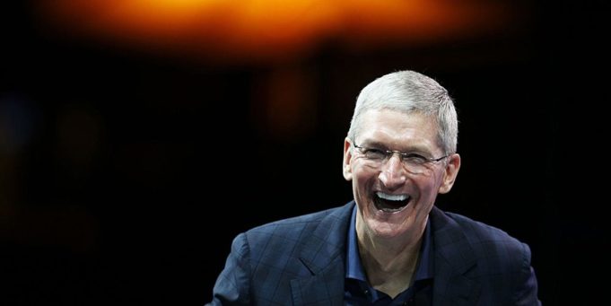 Apple CEO Tim Cook se naučil kódovat na vysoké škole