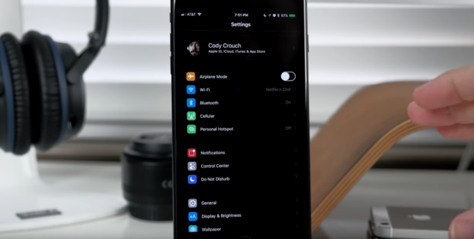 Nastavte si „Tmavý mód“ v prostředí iOS 11