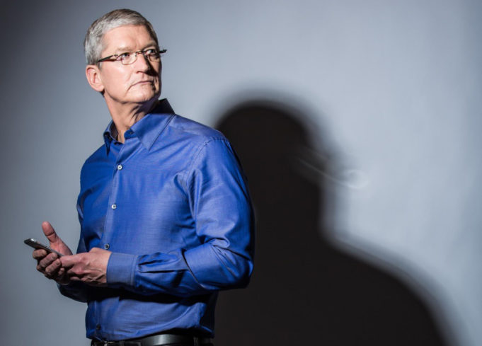 CEO společnosti Apple, Tim Cook, znovu vyzývá kongres, aby přijal opatření DACA