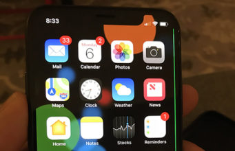 iPhone X má chybu se zelenou čárou na displeji!