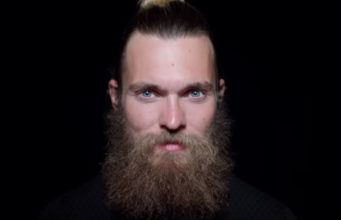 Apple představil nové reklamy na iPhone X Animoji, Face ID a Karaoke