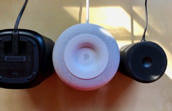 Sonos One má stejný problém s fleky na dřevě jako HomePod