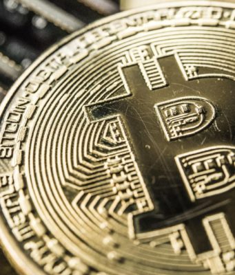 Bitmain míří na burzu, akcie bitcouinů klesají