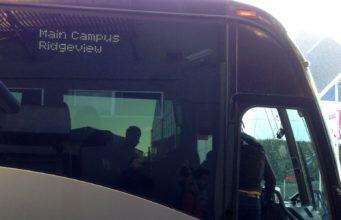 Útočníci opět střílí po autobusem Applu a Googlu