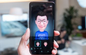 V čem je Samsung AR Emoji pozadu za Apple Animoji?