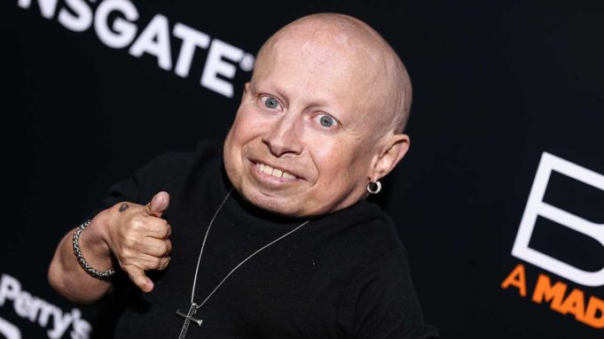 Zemřel herec Verne Troyer (49). Co ho spojovalo s Applem?