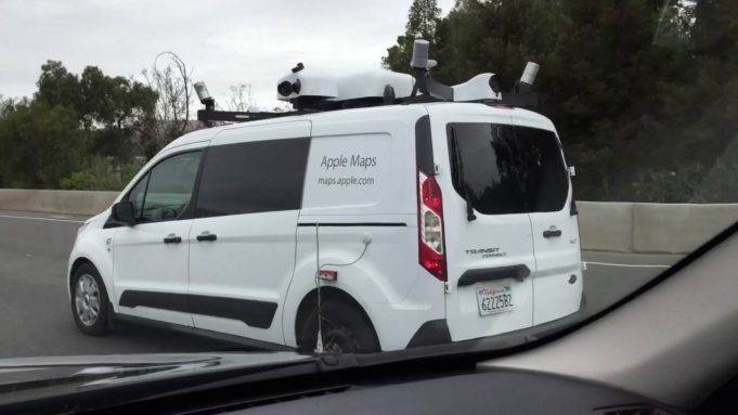 Apple řídí vozidla sbírající data, která budou použita k vylepšení aplikace Mapy