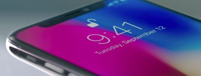 Samsung uvádí zpomalenou poptávku po OLED displejích používaných v iPhone X