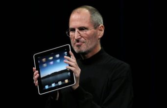 Před 8 lety se začal prodávat iPad!