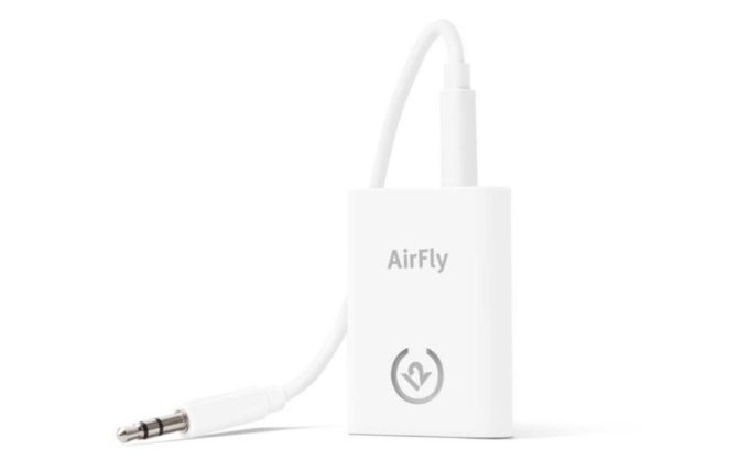 Představujeme AirFly, adaptér, který umožňuje používat AirPods i v letadle