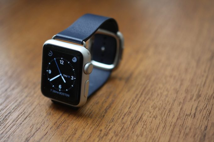 Apple ukončil prodej řemínků Modern Buckle pro Apple Watch