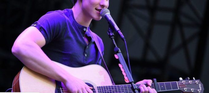 Album interpreta Shawn Mendes si na Apple Music poslechla 1 miliarda lidí