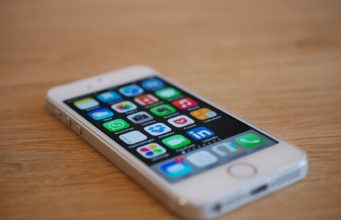 Video – Podívejte se, jak se zpomaloval iPhone 5S s novými systémy