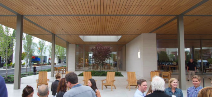 Apple University Village v Seatlu byl dnes otevřen, podívejte se jak vypadá