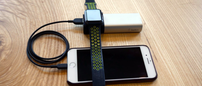 Nejlepší přenosné nabíječky pro vaše Apple Watch