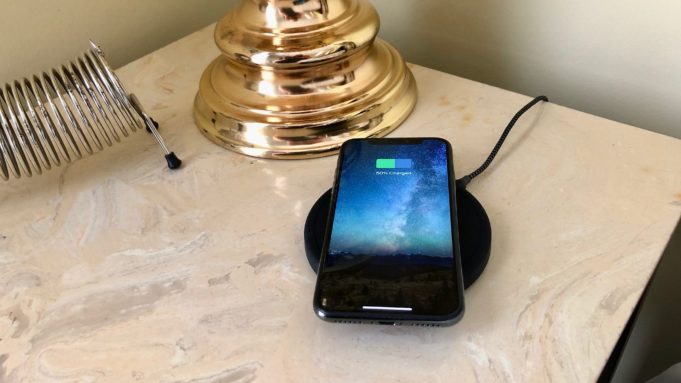 Firma ElevationLab přišla se svou první bezdrátovou nabíječkou