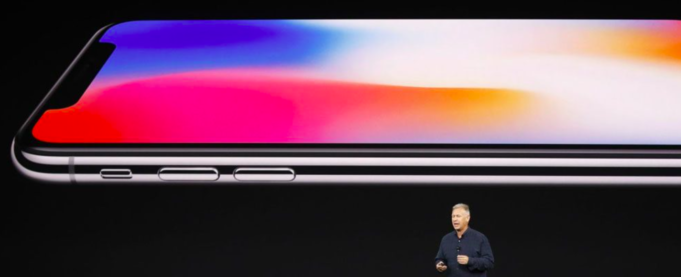 Lidé se mnohem více těší na nová zařízení Apple, než na novinky Samsungu