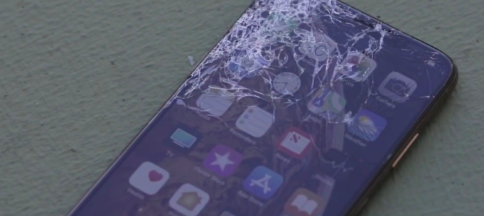 TechSmartt provedl test iPhone Xs a Xs Max. Mají opravdu nejodolnější sklo?