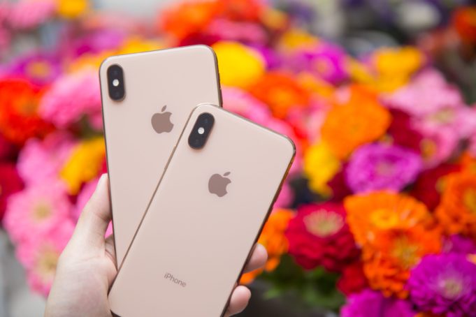 Apple sdílel novou reklamu na iPhone Xs a Xs Max, která představuje větší displej